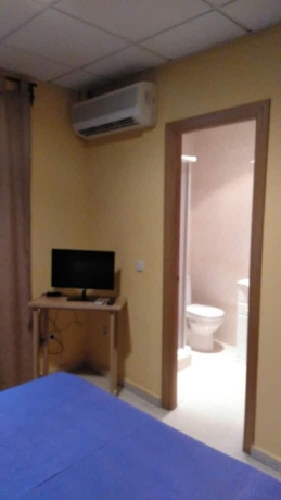 Imagen de la habitación del Hostal Ds, Velilla de San Antonio. Foto 13