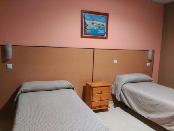 Imagen de la habitación del Hostal Ds, Velilla de San Antonio. Foto 15