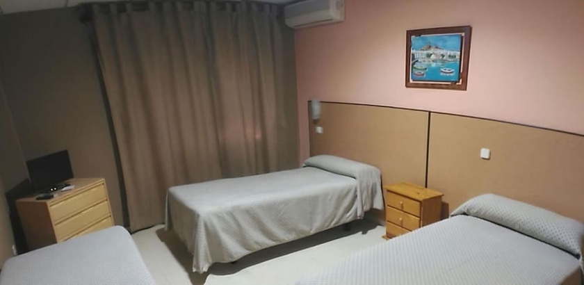 Imagen de la habitación del Hostal Ds, Velilla de San Antonio. Foto 17