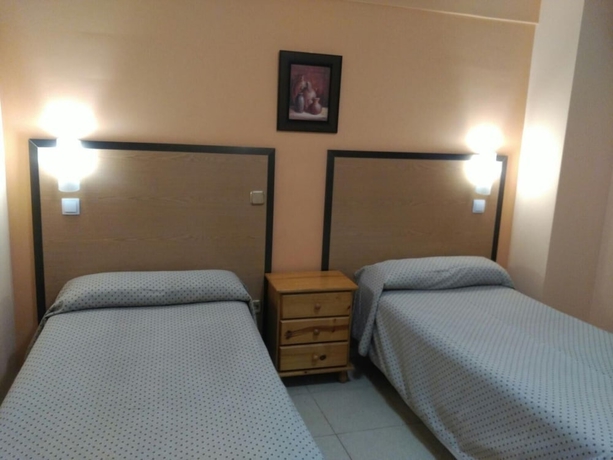 Imagen de la habitación del Hostal Ds, Velilla de San Antonio. Foto 19