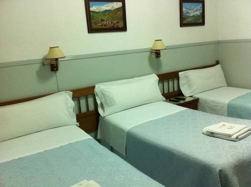 Imagen de la habitación del Hostal Dulcinea, Barrio de las Letras. Foto 9