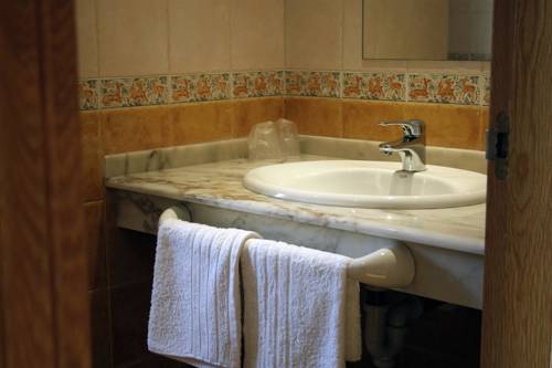 Imagen de la habitación del Hostal El Aparcamiento. Foto 5