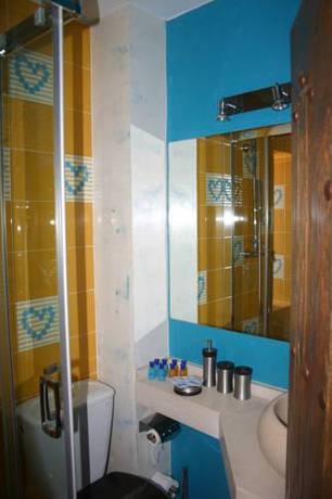 Imagen de la habitación del Hostal El Asturiano. Foto 20