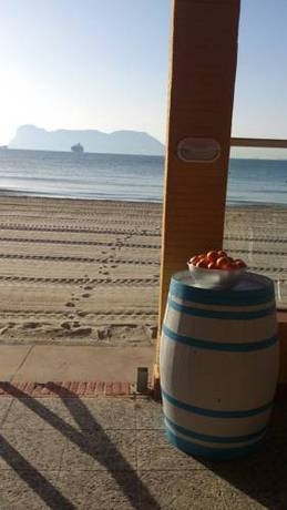 Imagen general del Hostal El Bahía. Foto 11