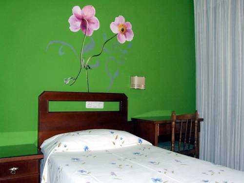 Imagen de la habitación del Hostal El Botero, Monreal del Campo. Foto 4