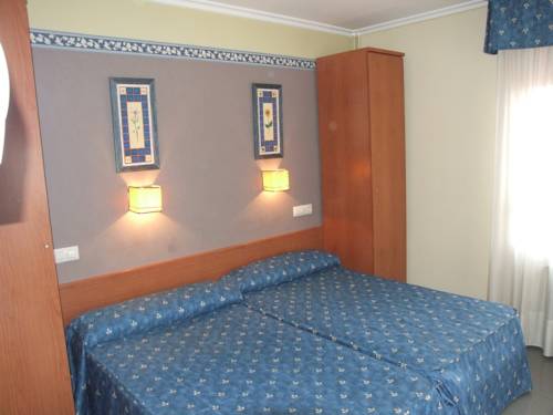 Imagen de la habitación del Hostal El Botero, Monreal del Campo. Foto 6