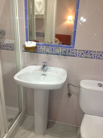 Imagen de la habitación del Hostal El Cairo. Foto 4