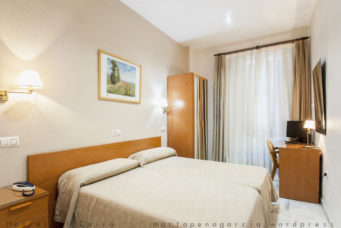 Imagen de la habitación del Hostal El Cairo. Foto 6
