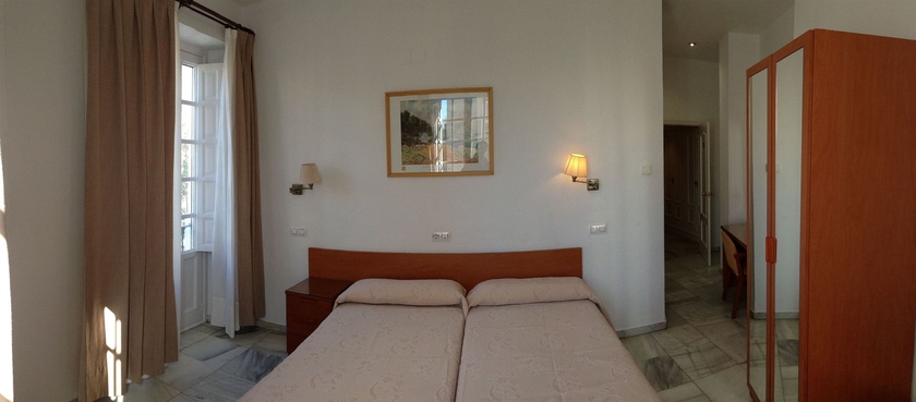 Imagen de la habitación del Hostal El Cairo. Foto 10