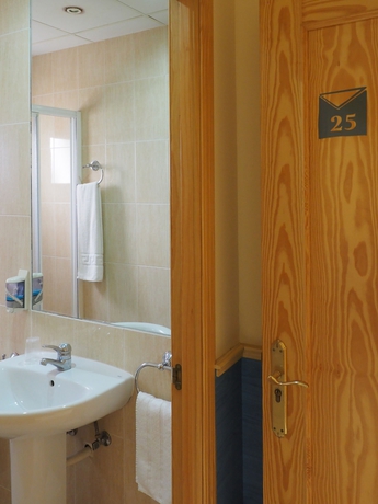 Imagen de la habitación del Hostal El Cartero. Foto 12