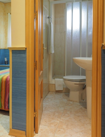 Imagen de la habitación del Hostal El Cartero. Foto 13