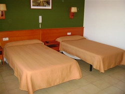 Imagen de la habitación del Hostal El Castell, Calafell. Foto 4