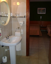 Imagen de la habitación del Hostal El Castell, Calafell. Foto 7