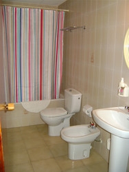 Imagen de la habitación del Hostal El Castell, Calafell. Foto 9