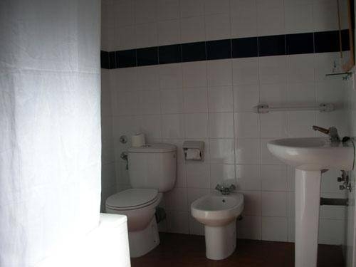 Imagen de la habitación del Hostal El Castillo, Marbella. Foto 14