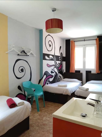 Imagen de la habitación del Hostal El Cid, Valencia. Foto 12