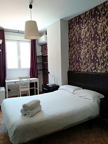 Imagen de la habitación del Hostal El Cid, Valencia. Foto 15