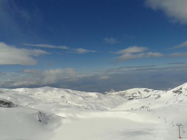 Imagen general del Hostal El Ciervo, Sierra Nevada. Foto 1