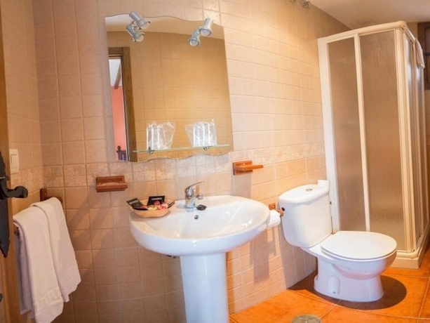 Imagen de la habitación del Hostal El Descanso Del Emperador. Foto 8