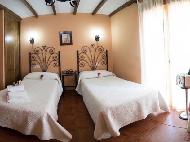 Imagen de la habitación del Hostal El Descanso Del Emperador. Foto 12