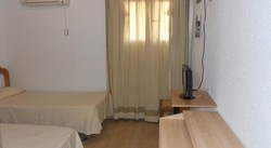 Imagen de la habitación del Hostal El Descanso, Madrid. Foto 2