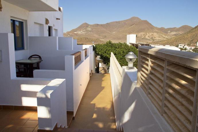 Imagen de los exteriores del Hostal El Dorado, Cabo de Gata. Foto 9