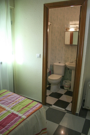 Imagen de la habitación del Hostal El Emigrante, Dos Hermanas. Foto 17