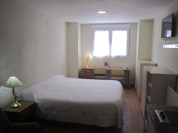 Imagen de la habitación del Hostal El Estudio. Foto 6