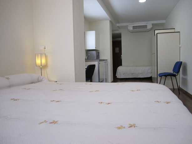 Imagen de la habitación del Hostal El Estudio. Foto 7