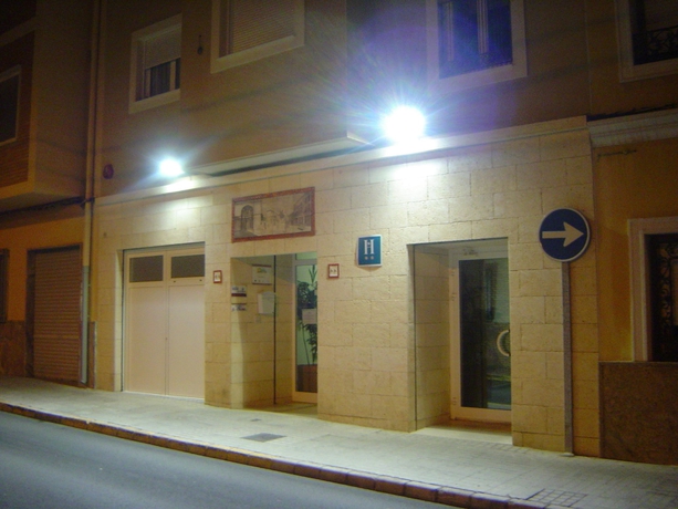Imagen de los exteriores del Hostal El Estudio. Foto 10