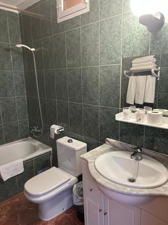 Imagen de la habitación del Hostal El Flamenco. Foto 5