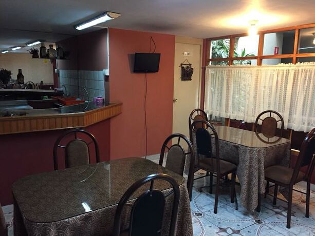 Imagen del bar/restaurante del Hostal El Gobernador. Foto 8