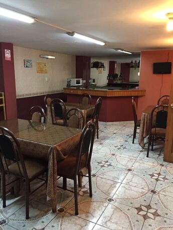 Imagen del bar/restaurante del Hostal El Gobernador. Foto 10