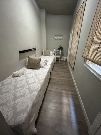 Imagen de la habitación del Hostal El Hostall. Foto 10