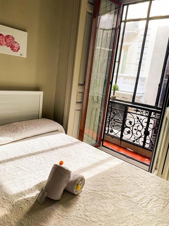 Imagen de la habitación del Hostal El Hostall. Foto 15