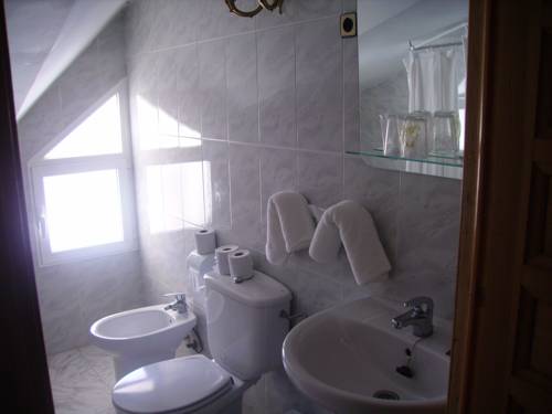 Imagen de la habitación del Hostal El Mirador, Paterna del Madera. Foto 4