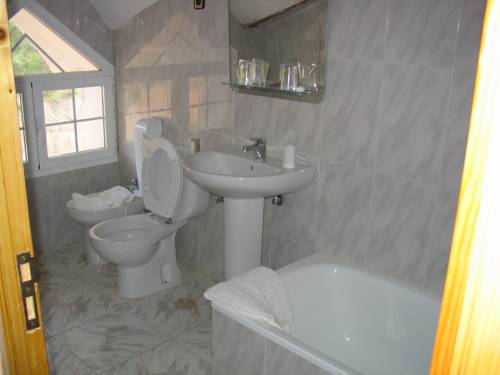 Imagen de la habitación del Hostal El Mirador, Paterna del Madera. Foto 5