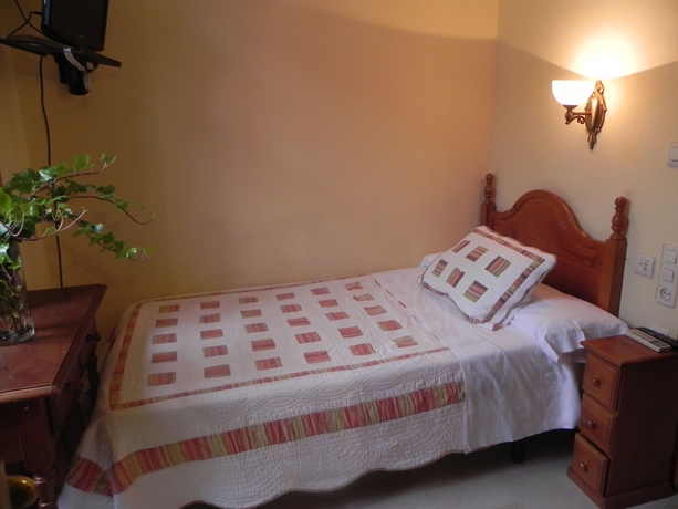 Imagen de la habitación del Hostal El Olivo. Foto 3