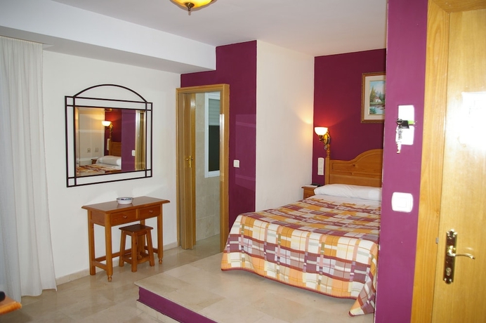 Imagen de la habitación del Hostal El Olivo. Foto 11