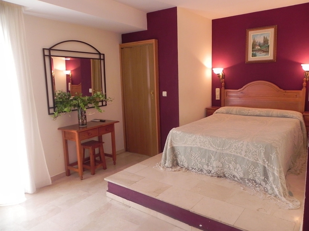 Imagen de la habitación del Hostal El Olivo, Granada. Foto 6