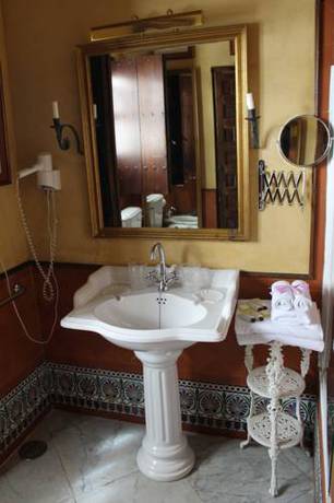 Imagen de la habitación del Hostal El Palacio De San Benito. Foto 7