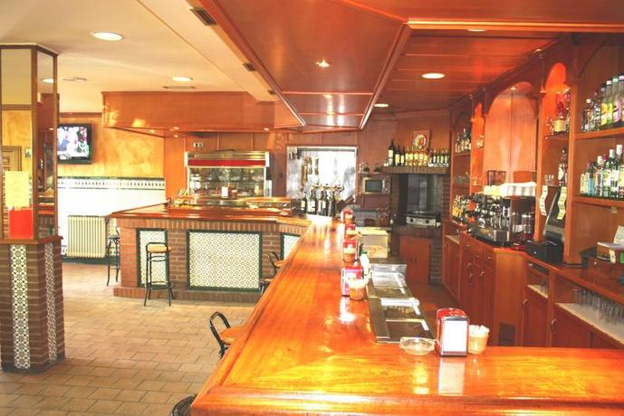 Imagen del bar/restaurante del Hostal El Palomar. Foto 2