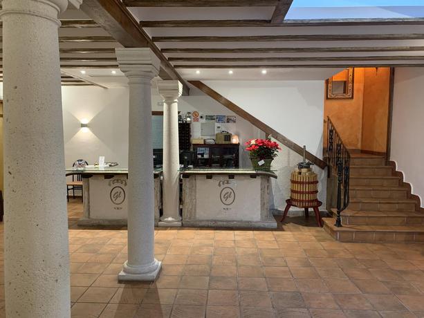 Imagen de los interiores del Hostal El Palomar. Foto 6