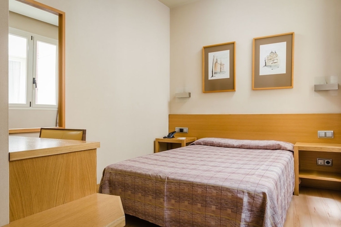 Imagen de la habitación del Hostal El Pasaje. Foto 8