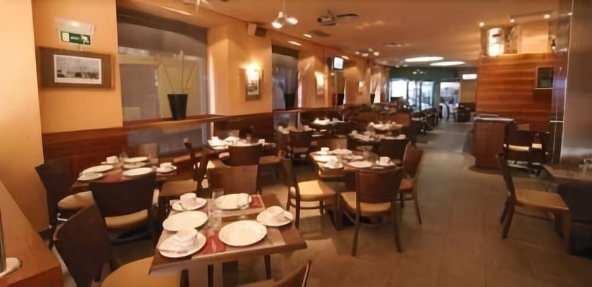 Imagen del bar/restaurante del Hostal El Pasaje. Foto 2