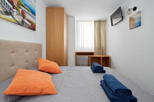 Imagen de la habitación del Hostal El Patio, Alicante. Foto 10