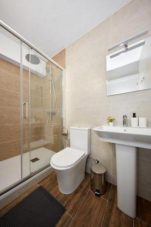 Imagen de la habitación del Hostal El Patio, Alicante. Foto 12