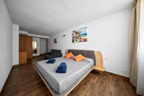 Imagen de la habitación del Hostal El Patio, Alicante. Foto 13
