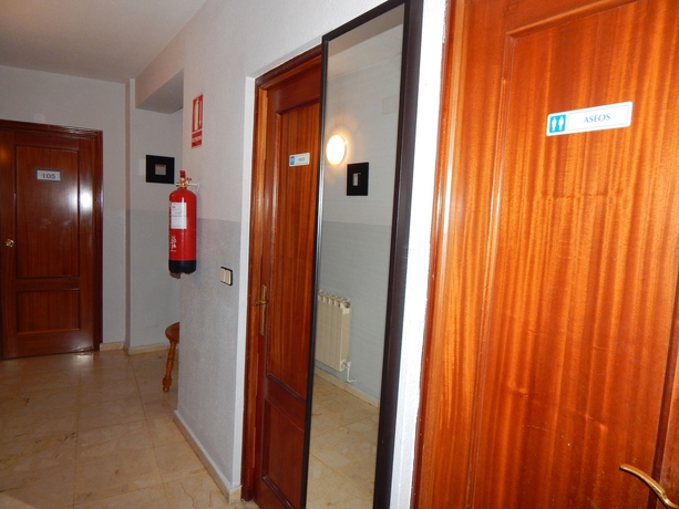 Imagen de los interiores del Hostal El Peine. Foto 12