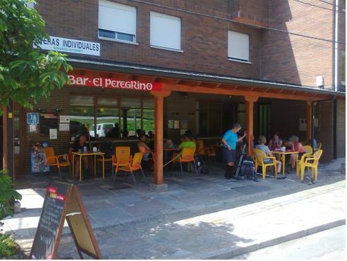 Imagen general del Hostal El Peregrino, La Portela. Foto 1